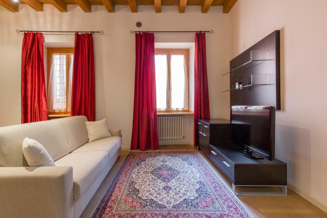 Stella Apartment